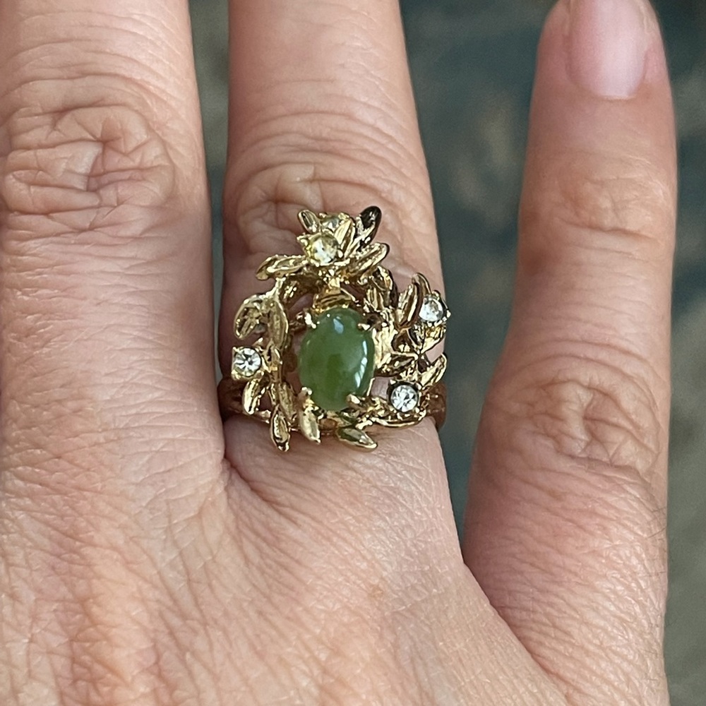 18KT HGE jade rhinestone ring - Picture 10 of 10